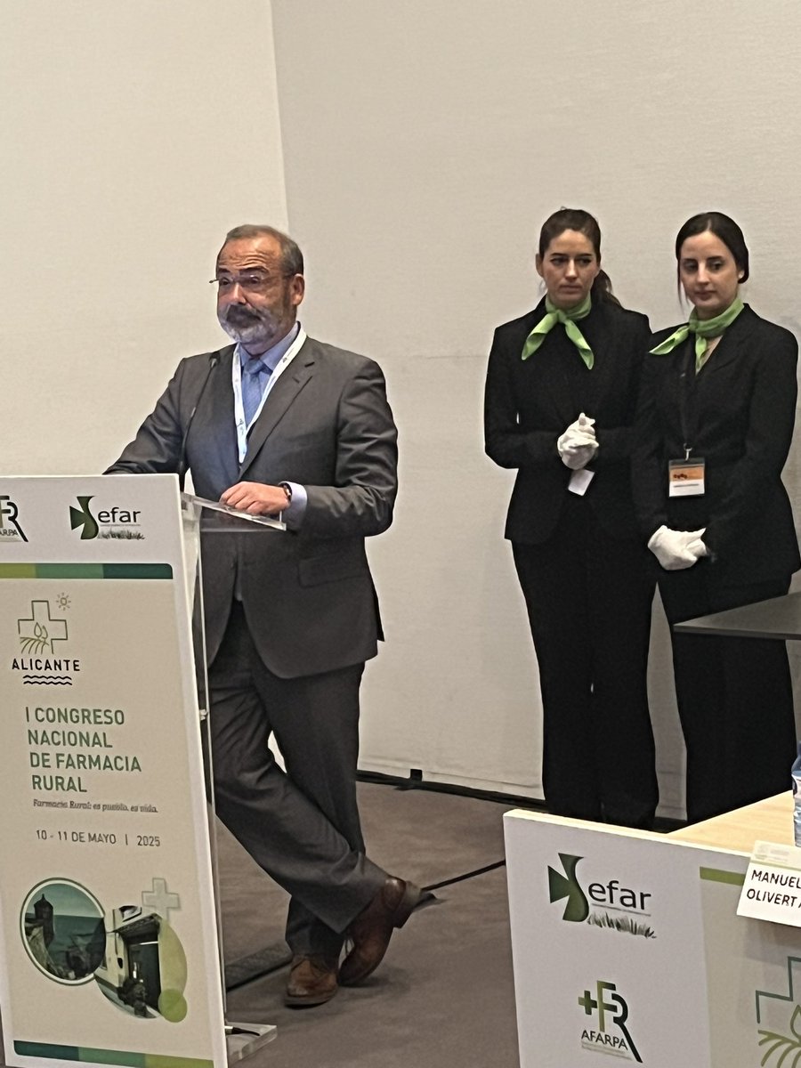 I Congreso Nacional de FARMACIA RURAL <a href="/Sefarorg/">Sefar</a> <a href="/afaruvec/">AFaRuVEC C.V</a> <a href="/AfarpaAlicante/">AFARPA</a> Jaime Espolita, Presidente de SEFAR, dando paso a los premios de la Sociedad.