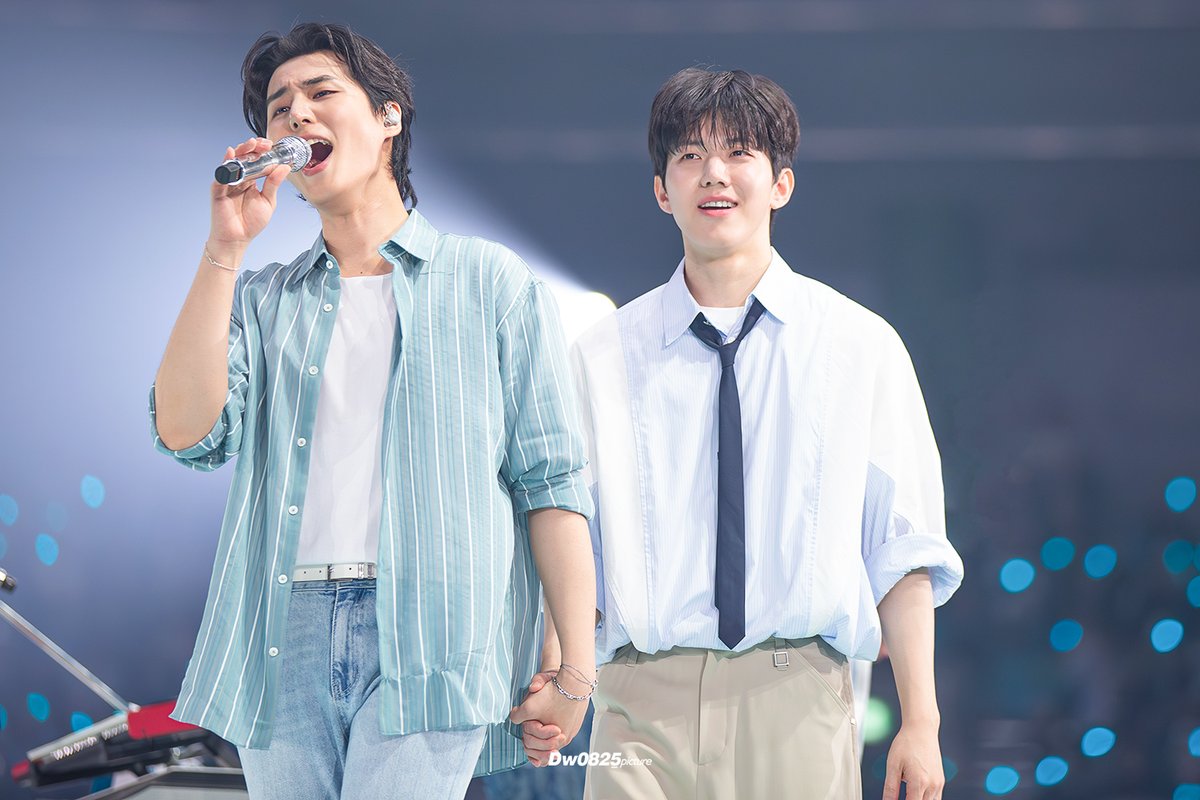 2025.05.11
#DAY6 3RD WORLD TOUR
〈FOREVER YOUNG〉 FINALE in SEOUL
#데이식스 
#도운 #DOWOON
#영케이 #YoungK