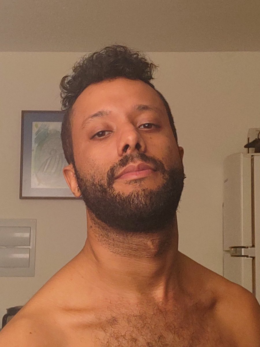 Mitrxmitra's tweet photo. Quero saber quem vai ser o puto da Santa Cecília que vai ter o cu arregaçado hoje, pq to num tesão da porra. Fodendo desde ontem a noite, e o pauzão preto aqui tá doido pra leitar mais um rabo de macho🤤🤤 https://t.co/2TdF2X1OKG