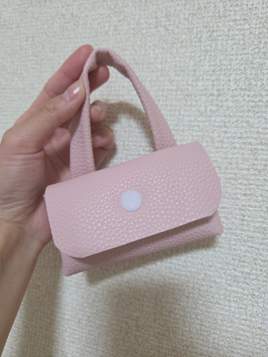 縫わずにできる！と書いてあったからちゃちゃっとやろーって思ったけど、意外と時間かかった🥲 あと3つ作ろうと思ってたけど、できるかな😂