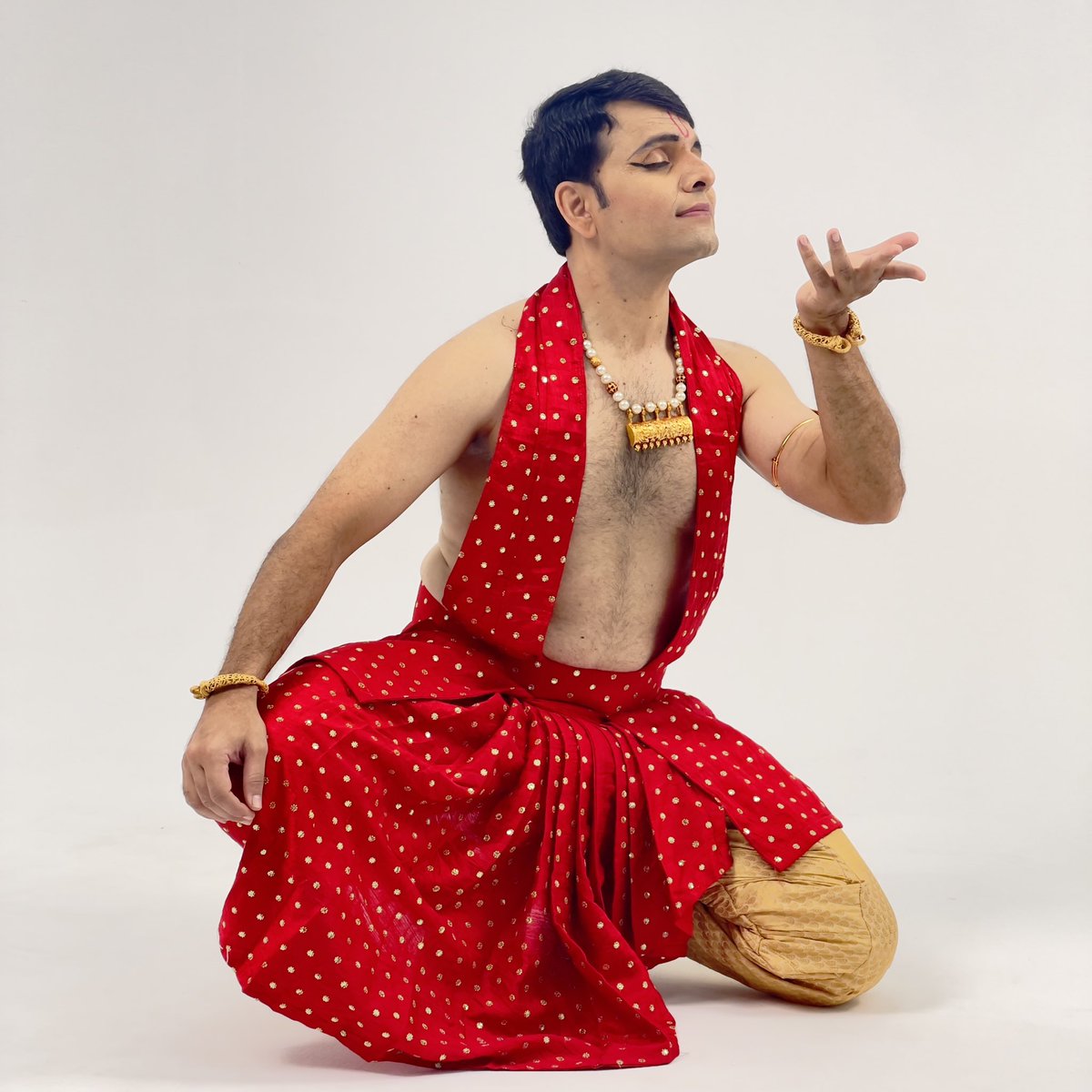 parimalphadke's tweet image. Lost in #love
PC: Rohan Raghuvan
#dance #choreography #parimalphadke #BharatanatyamDancer #IndianClassicalDance #NatyaShastra #DancePerformance #ArtOfBharatanatyam #DanceTradition #BharatanatyamExpressions
parimalphadke.com