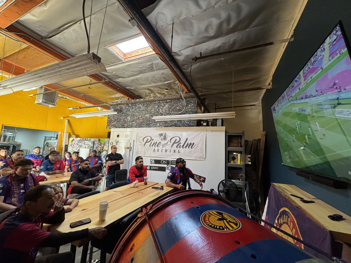 Penya Blaugrana Fresno (@fcb_fresno) on Twitter photo Saludos amigos, de la Penya Blaugrana de Fresno, California! Vamos por la victoria en este clásico!!!! VISCA BARÇA! 💙❤️ <a href="/ESPNMarioKempes/">Mario Kempes</a> <a href="/mauriciopedroza/">mauricio pedroza</a> <a href="/fernandopalomo/">Fernando Palomo ESPN®️</a> <a href="/RichardMendezTV/">Richard Mendez ®️</a> <a href="/DonBisca/">Eduardo Biscayart</a> <a href="/moillorens/">moisESPN</a> <a href="/Rortiz_ESPN/">Ricardo Ortiz</a> <a href="/ESPNDeportes/">ESPN Deportes</a> <a href="/LaLiga/">LALIGA</a> #LALIGAconEuropa Saludos amigos, de la Penya Blaugrana de Fresno, California! Vamos por la victoria en este clásico!!!! VISCA BARÇA! 💙❤️ <a href="/ESPNMarioKempes/">Mario Kempes</a> <a href="/mauriciopedroza/">mauricio pedroza</a> <a href="/fernandopalomo/">Fernando Palomo ESPN®️</a> <a href="/RichardMendezTV/">Richard Mendez ®️</a> <a href="/DonBisca/">Eduardo Biscayart</a> <a href="/moillorens/">moisESPN</a> <a href="/Rortiz_ESPN/">Ricardo Ortiz</a> <a href="/ESPNDeportes/">ESPN Deportes</a> <a href="/LaLiga/">LALIGA</a> #LALIGAconEuropa