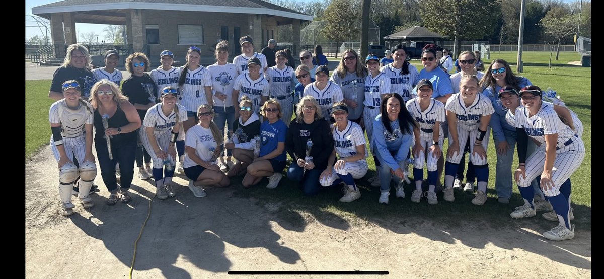 Happy Mother’s Day to an incredible group of Moms…Thank you for all you have done and continue to do for your daughters. Go Goslings!!!
