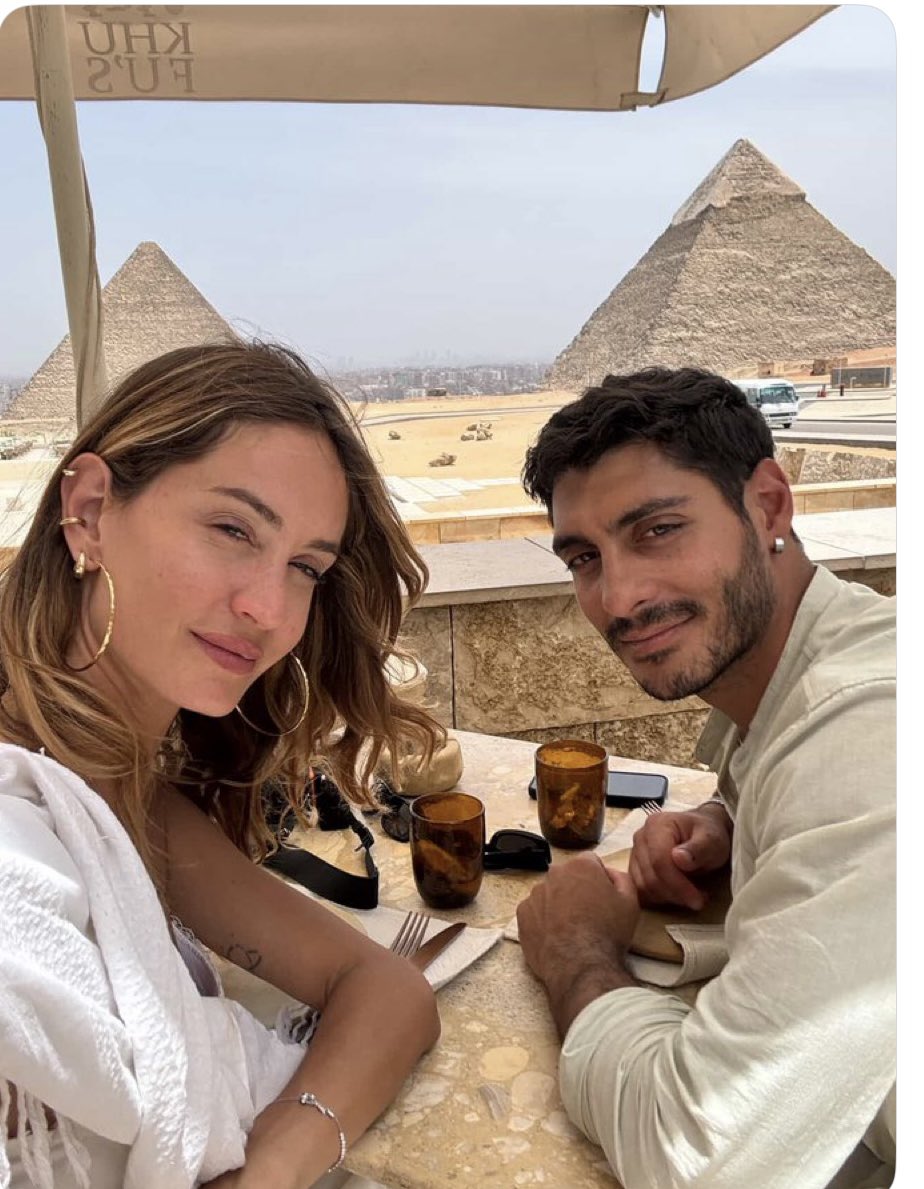 alessia17062551's tweet photo. La felicità è la serenità nei loro occhi ! Evviva l’amore di Javier ed Helena ❤️ ❤️ #grandefratello #javi7 #helevier #helenaprestess #javiermartinez #heleners #3mesidiprivilege #helevier3mesi #cometaliving #cometalivingperhelena https://t.co/JVpzyi8kHf