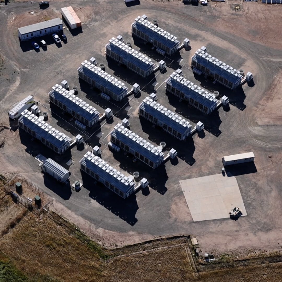 🚨 BREAKING: Trump orders immediate shutdown of Chinese-owned crypto mining farms operating in rural America.

Protecting national security or stoking economic tensions?