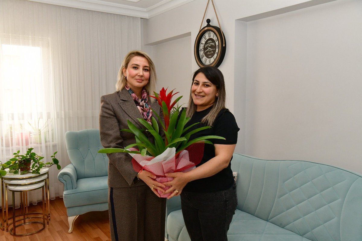 Anneler Günü vesilesiyle eşimle birlikte;

🇹🇷Şehidimiz Uzm. Çvş. Muharrem Efendi Dündar'ın eşi Sn.Kübra Dündar Kardeşimizi,
🇹🇷Şehidimiz Uzm. Onb. Mehmet Kara'nın annesi Sn. Nazlı Kara Teyzemizi,
🇹🇷Engelli annesi Sn. Aylin Kızılırmak Hanımefendiyi ve
🇹🇷Koruyucu Annemiz Sn. Ayten