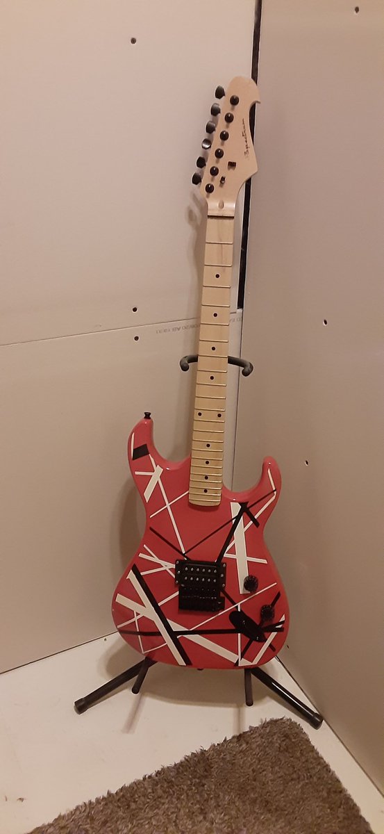 RussmanProduces's tweet photo. Soon.... #guitar #evh https://t.co/dcaIYqNvuR