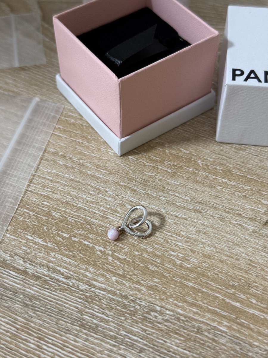 Cottonclothdy's tweet image. ฝากขาย

ชาร์ม 950 รส ค่า ขอดูเพิ่มเติมได้ มือ1เลยค่ะ มี อปก. พร้อมโอนลดได้ค่า￼ นัดรับได้ แมสได้

#แพนโดร่า #PandoraThailand #pandorath #pandoraแท้ #ส่งต่อpandora #pandoraมือสอง #แพนโดร่าแท้ #แพนโดร่าราคาถูก  #ดิสนีย์ #หิ้วdisney