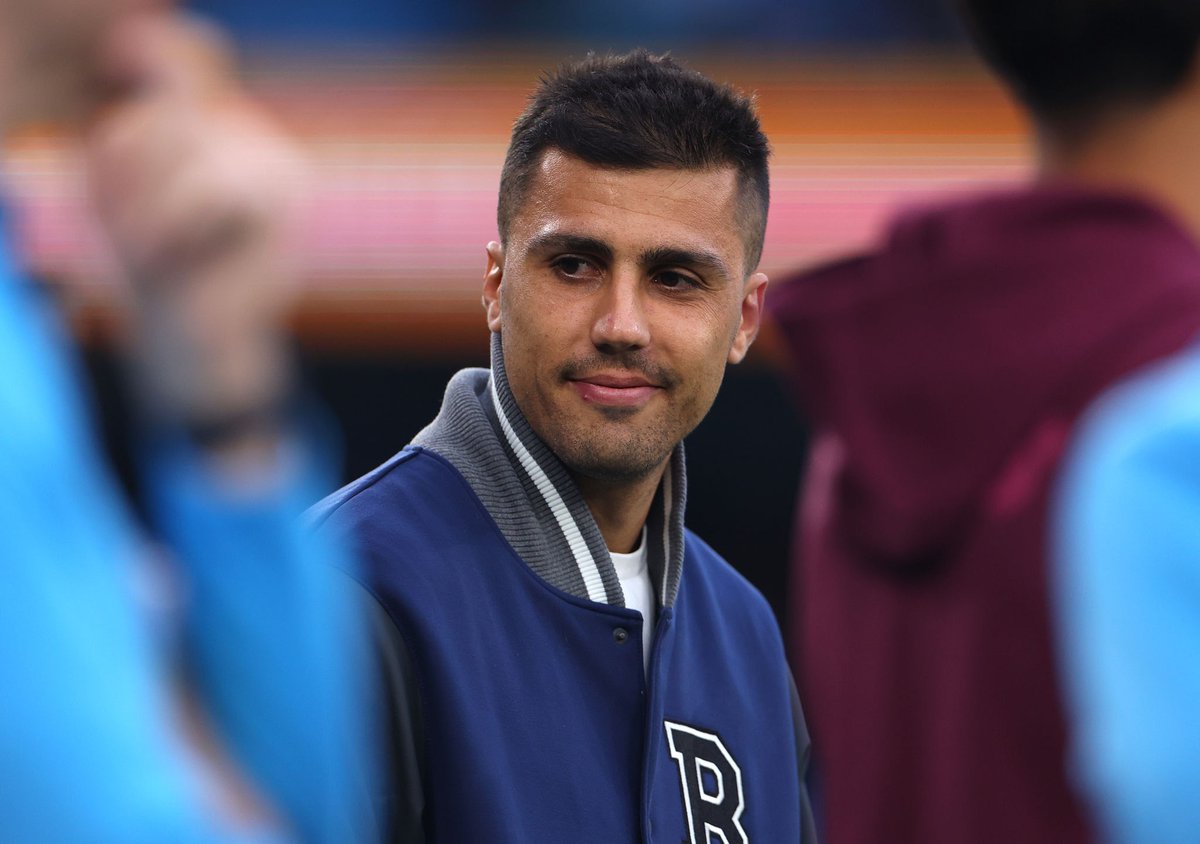 "Vinicius", inisto: "VINICIUS" ha estado a punto de ganar un balón de oro. Hubiera sido una mancha en el fútbol que habria costado muchos pero que muchos años borrar.

Gracias por salvar el fútbol, Rodrigo.