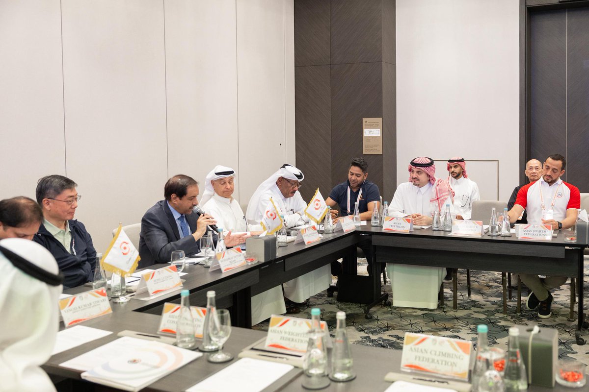 خبر صحفي 🗞️

الكويت🇰🇼 تستضيف الاجتماع الأول للجنة علاقات الاتحادات الآسيوية بالمجلس الأولمبي الآسيوي، بحضور سمو الأمير فهد بن جلوي رئيس الاتحاد الآسيوي للترايثلون وحسين المسلم، لمناقشة التعاون الرياضي🤝 ومتابعة التحضيرات لدورة الألعاب الآسيوية 2026 🏟️وشباب آسيا في البحرين 2025🇧🇭.