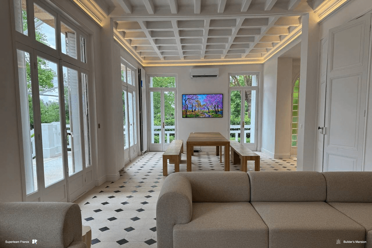 Builder’s Mansion. Three weeks in June. 100% free, just outside of Paris.
- This isn’t a conference.
- It’s not a hackathon.
It’s where the top @Solana builders around the world level up.
Read on 👇
