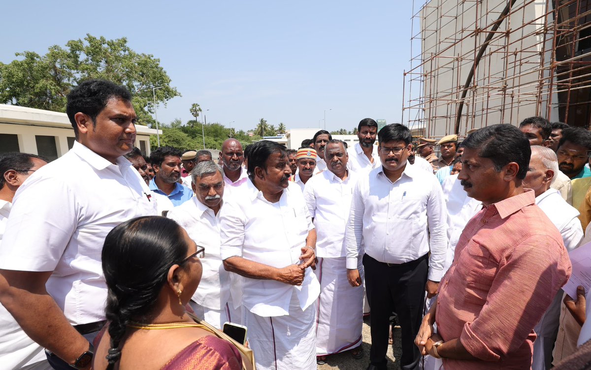 TRBRajaa's tweet image. #மன்னார்குடி யில் நடைபெற்றுவரும் புதிய பேருந்துநிலையத்தின் இறுதிக்கட்ட கட்டுமான பணிகளை மாண்புமிகு நகர்ப்புற வளர்ச்சித் துறை அமைச்சர் திரு.கே.என்.நேரு அவர்கள் மற்றும் மாவட்ட கழக செயலாளர் அண்ணன் திரு.பூண்டி.கே.கலைவாணன் MLA அவர்களுடன் இணைந்து இன்று நேரில் பார்வையிட்டு ஆய்வு செய்தேன்…