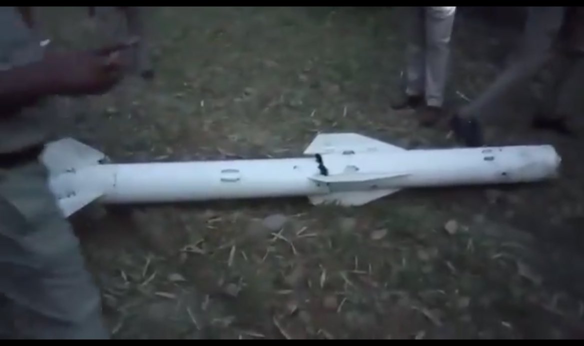 THEEURASIATIMES's tweet image. Tech Bonanza For 🇮🇳India! Recovers ‘Near Intact’ 🇨🇳China’s PL-15 BVR Missile Likely Fired At IAF Jets

A nearly intact Chinese PL-15 missile—used by Pakistan to target IAF jets—has been recovered in Punjab. This rare catch could give India an edge in air warfare tech.…