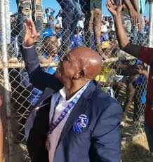 Edmond06955277's tweet image. He is the problem. Bernard Marriot, #Dembare should kick this one off