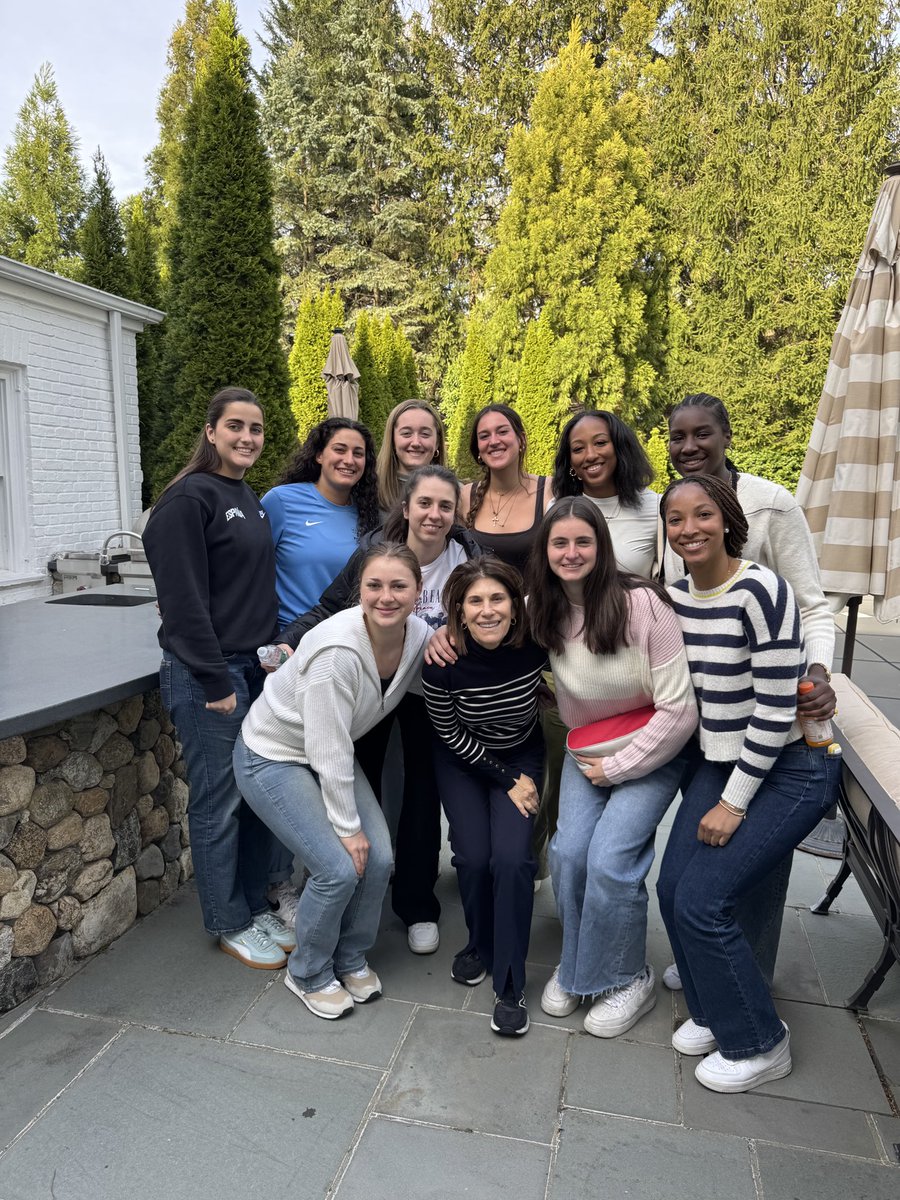 Columbia Women's Basketball tweet media