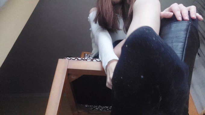 Watch Giantess Beatrice's leaked NSFW photo on TwXstars