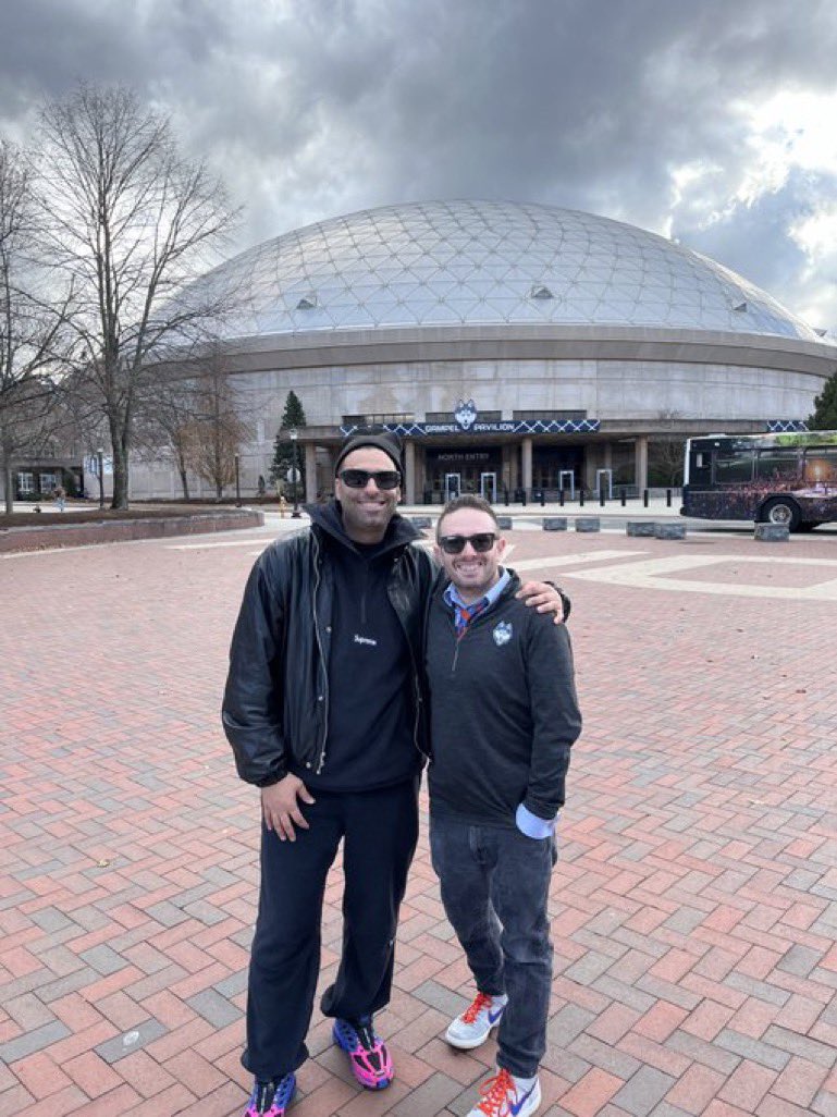 So great to see my former student, <a href="/JLaPuma/">Joe La Puma</a>, back in Storrs--he returns this weekend as the <a href="/UConn/">UConn</a> 2025 commencement speaker! 

Joe is a great example that hard work, intellectual curiosity, and raw passion for a topic or field can lead to success in life!
#uconn #GoNYGoNYGo!