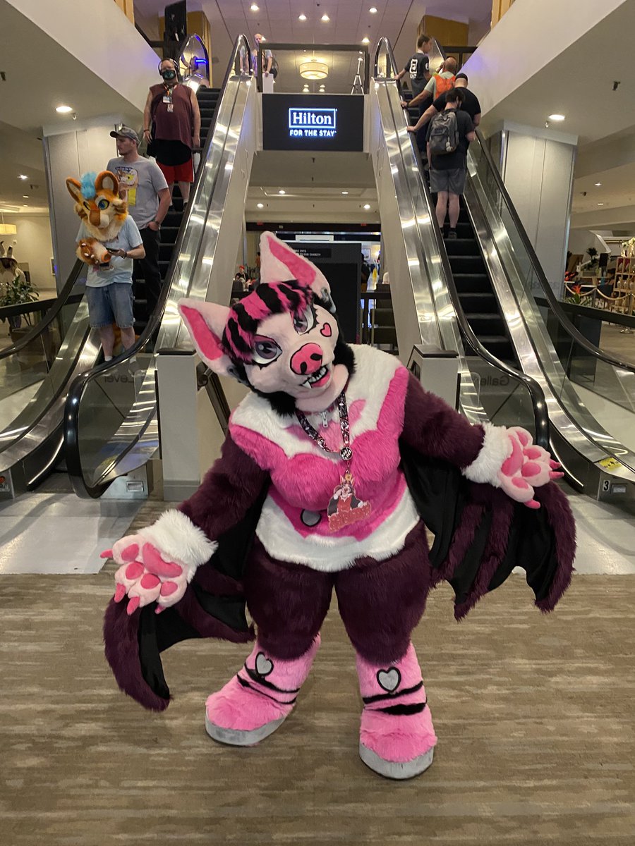 BatteredBadger's tweet image. Hey ghoulfriends! Catch me walking around today for a final fangtastic photo shoot for #FWA2025!! 🦇