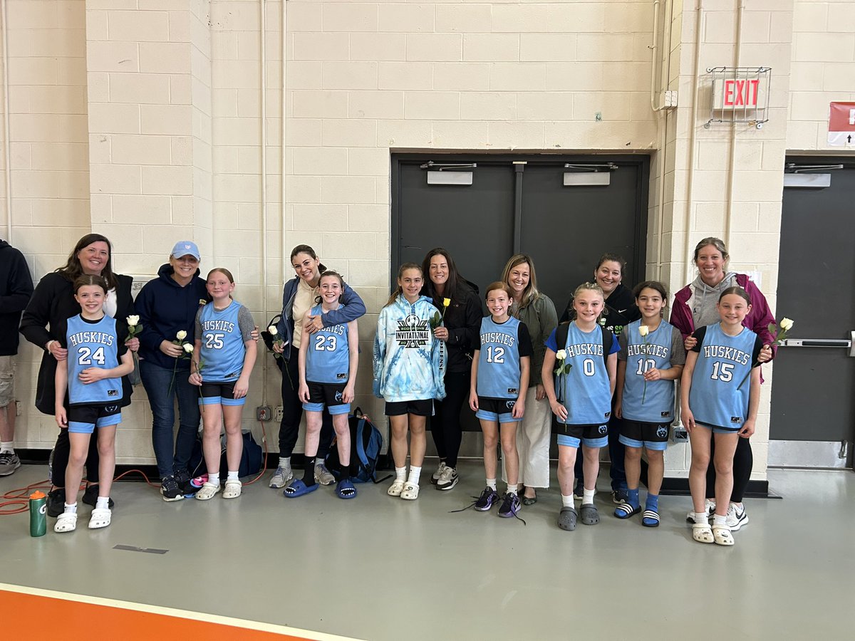 Hannah Carroll (@coachhannah11) on Twitter photo Happy Mother’s Day to all the Moms out there doing everything for these girls! 💐 <a href="/MAHuskies/">MA_Huskies</a> Happy Mother’s Day to all the Moms out there doing everything for these girls! 💐 <a href="/MAHuskies/">MA_Huskies</a>