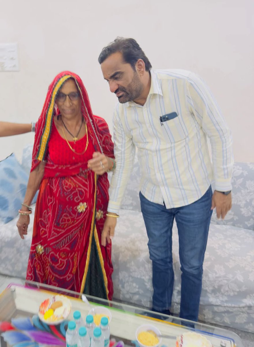 उस मां के बारे में क्या लिखूं...
जिसने खुद मेरे को लिखा है...❣️
मातृत्व दिवस की हार्दिक शुभकामनाएं