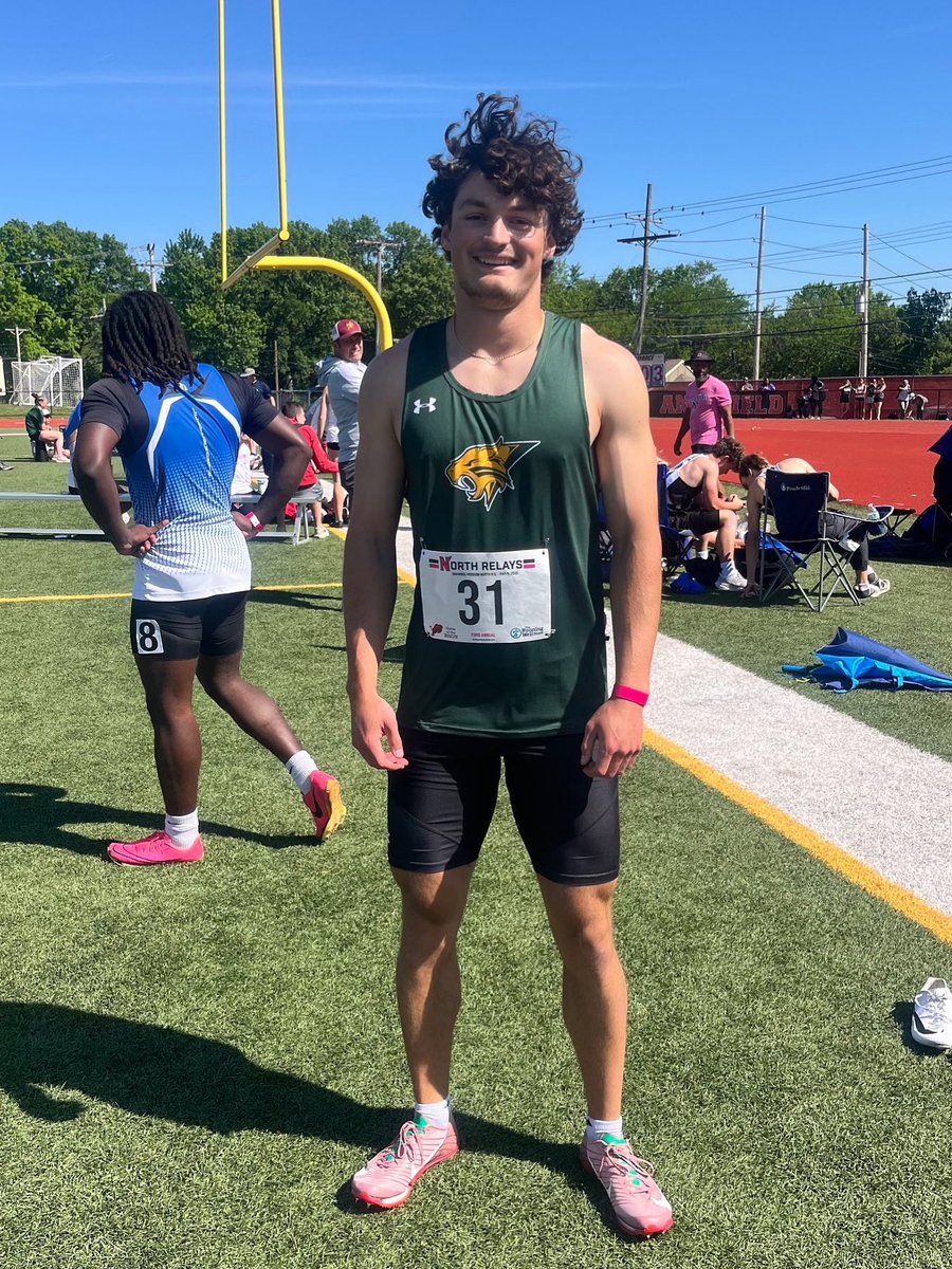 Senior Austin Adair of Basehor Linwood went 3 for 3 on breaking school records at the Shawnee Mission relays on Friday. 100m: 10.63 (#2 in 5A) 200m: 21.69 (#3 in 5A) 4x100m relay 42.56 (#4 in 5A). Adair is also a standout 🏈 athlete and is signed to combine his football career at