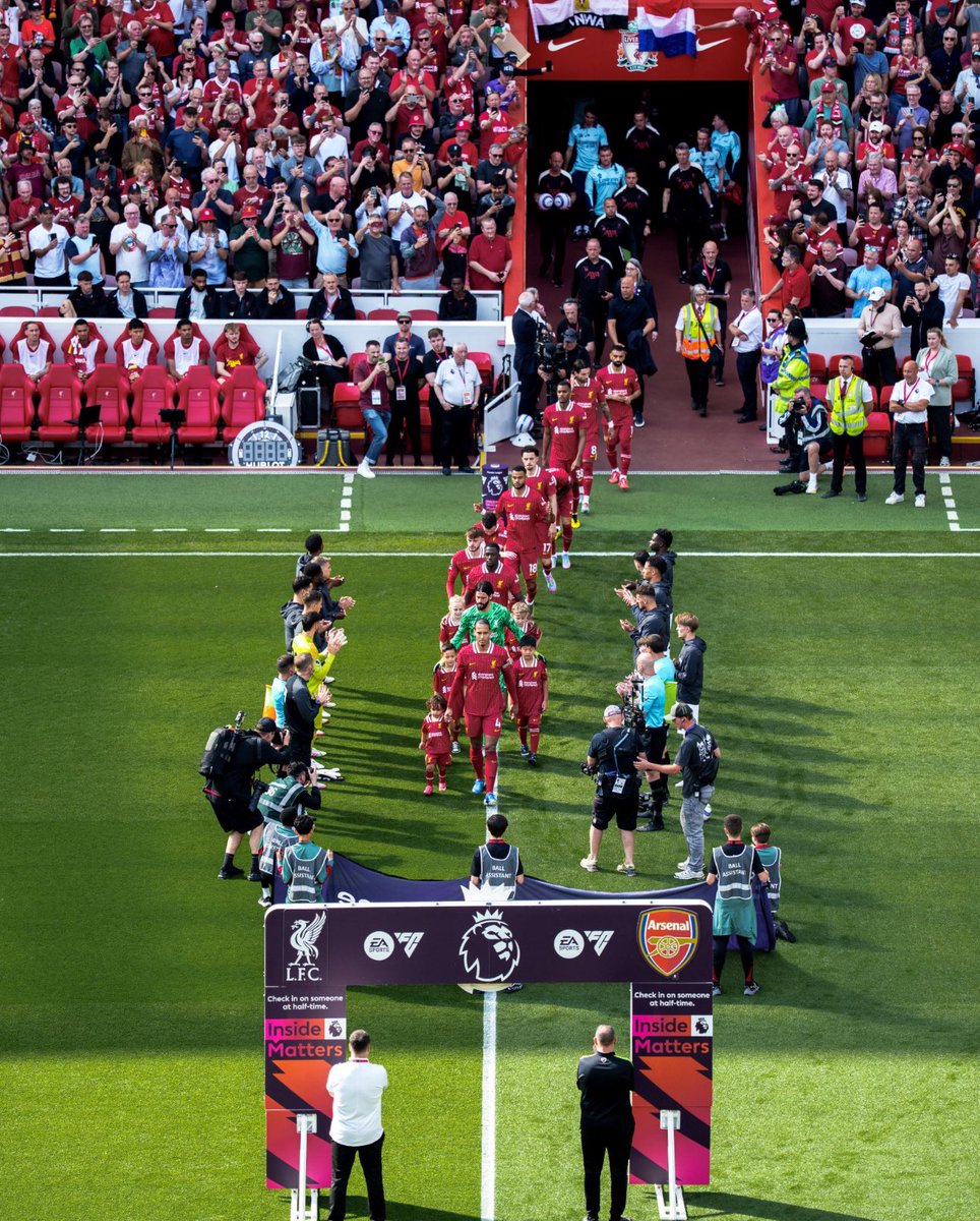 لاجديد عادات وتقاليد 👏❤️❤️.
 #ليفربول_آرسنال
