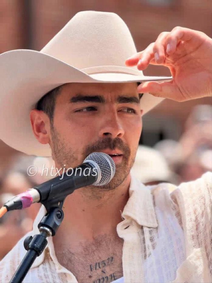 vacationeyes's tweet photo. save a horse ride a cowboy https://t.co/PZ7WIYB2AH
