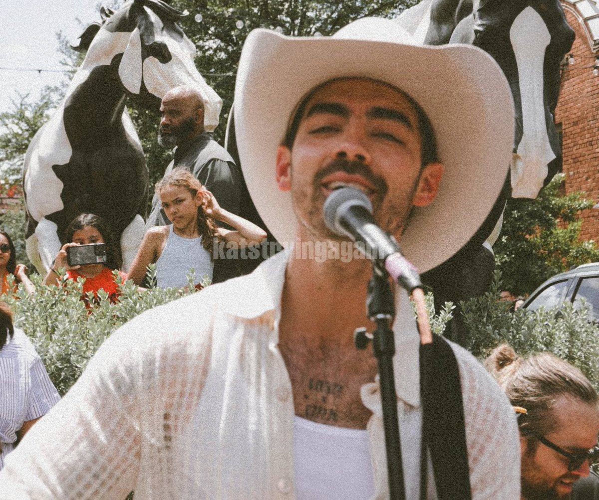 vacationeyes's tweet photo. save a horse ride a cowboy https://t.co/PZ7WIYB2AH