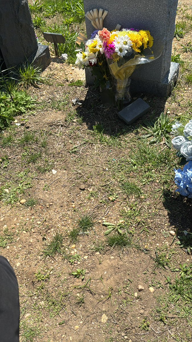 Happy mother day grandma miss you 💙

(Getting a tombstone for hersoon)