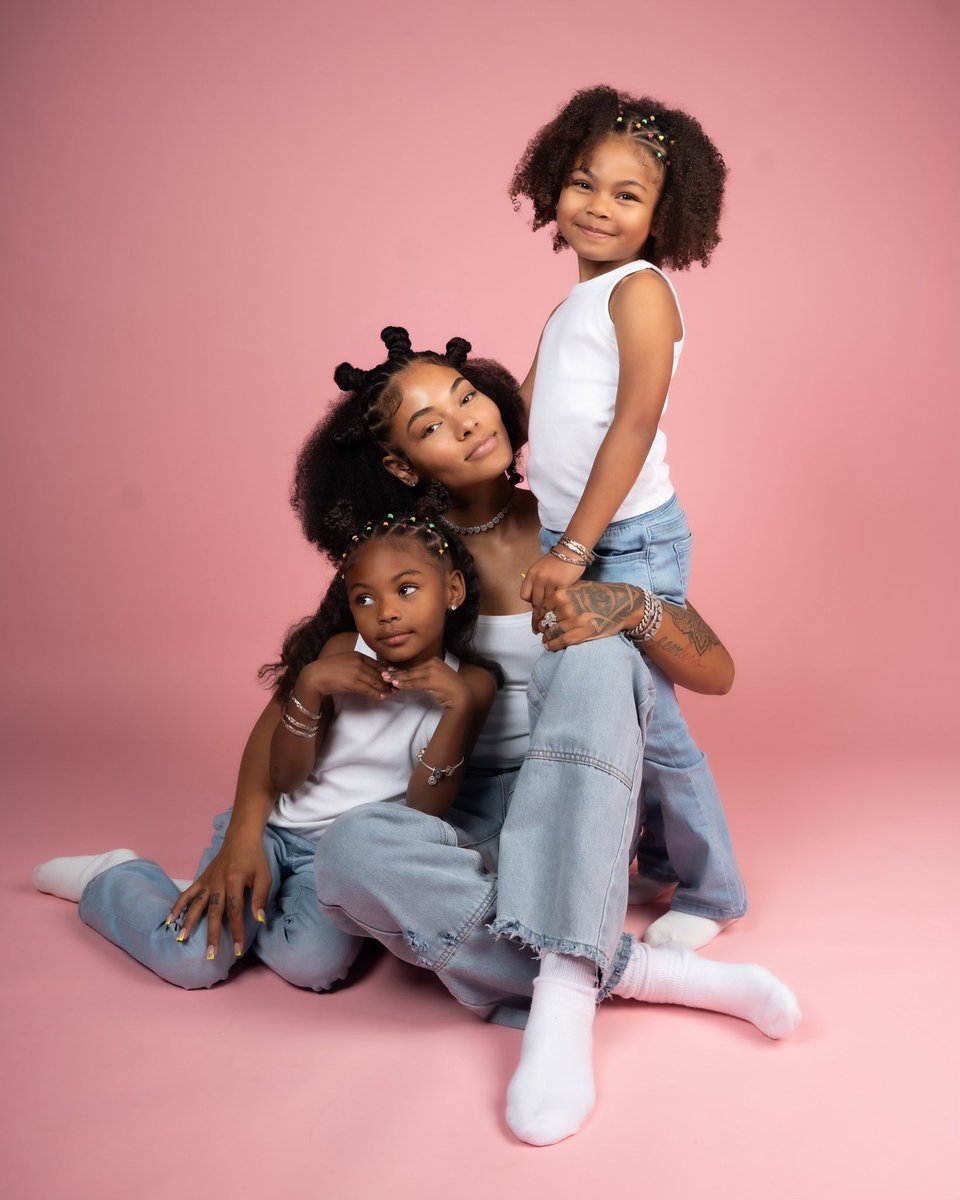 alexxshotthat's tweet photo. HAPPY MOTHER’S DAY 🌸 https://t.co/MoqhvTInoe