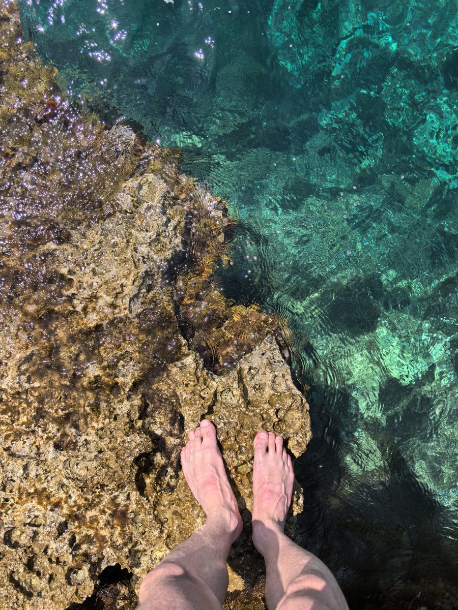 🌊👣