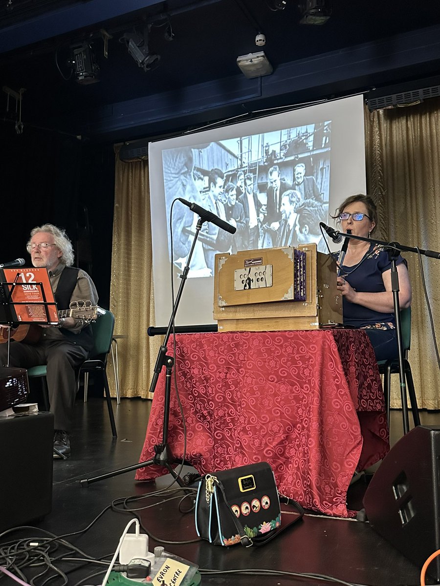 Setting up 12 Silk Handkerchiefs at Filey Literature Festival - 7.30pm tonight at Evron Centre 
<a href="/brianlavery59/">Dr Brian W. Lavery 💙</a> <a href="/SamMartynFolk/">Sam Martyn</a> <a href="/frtheWhiteHouse/">From The Whitehouse</a> #NationalFishingRemembranceDay