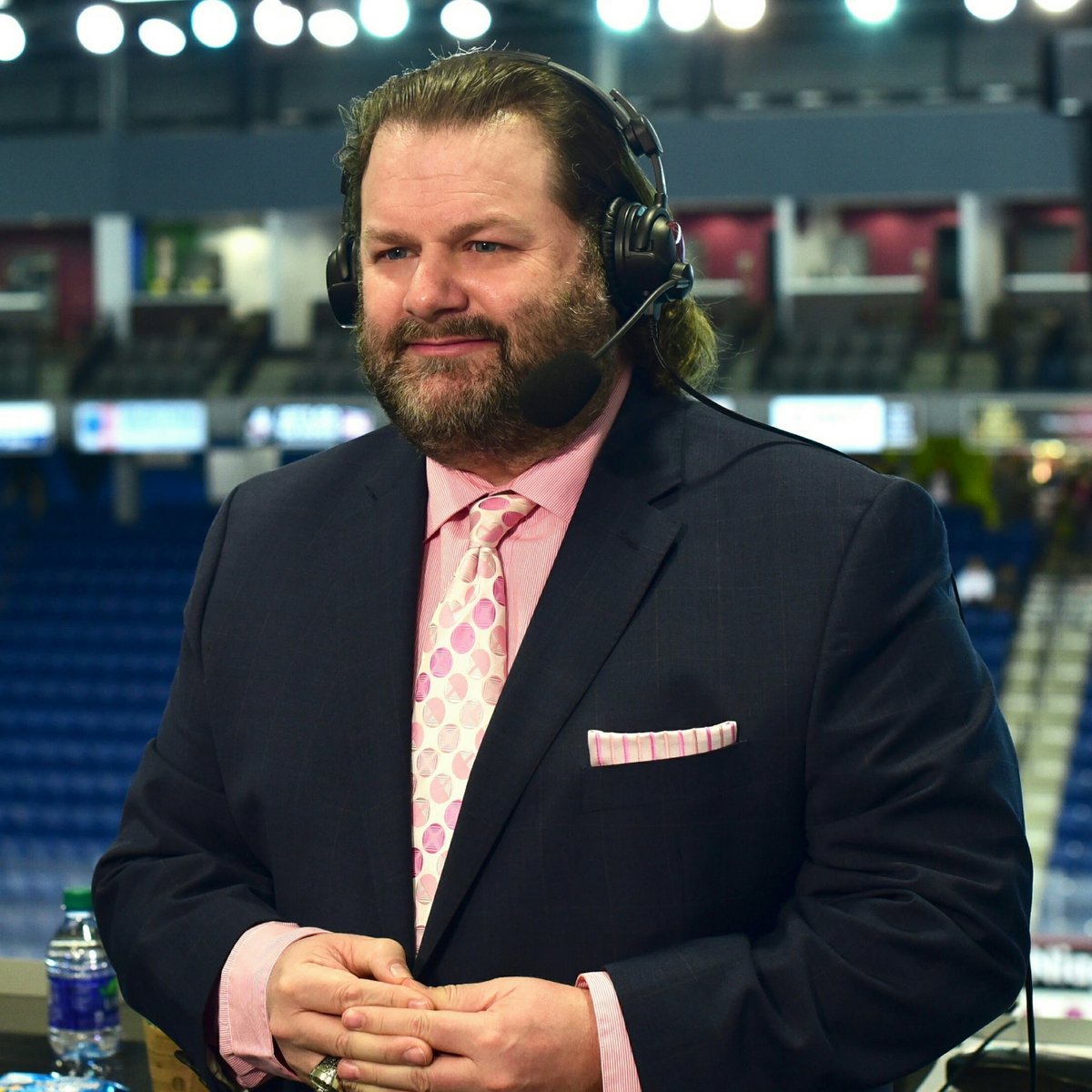 It was a week ago today that 
Ed Burkholder was officially inducted into the Welland Sports Wall of Fame.
Hear his story here: iheart.com/podcast/962-ni…