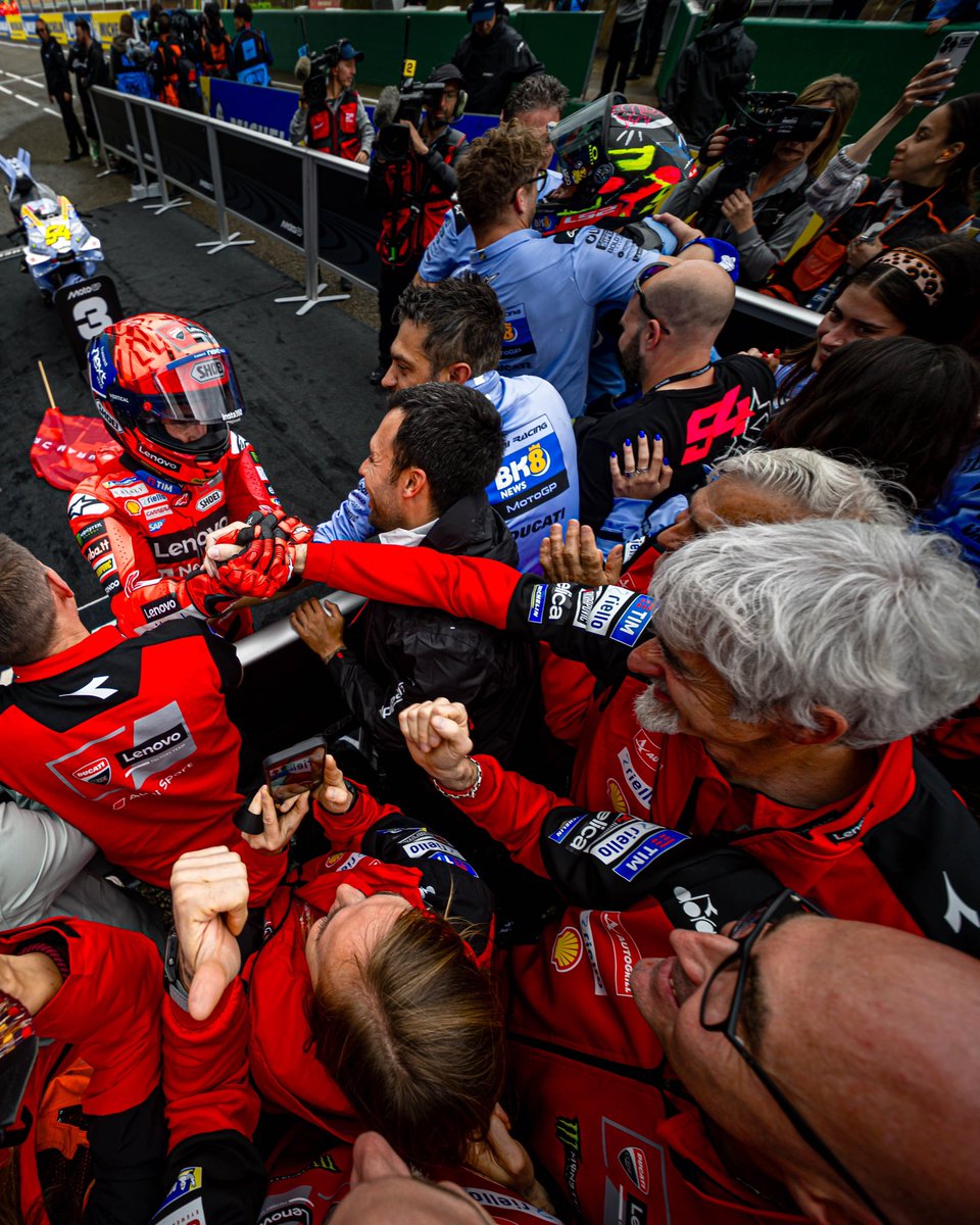ducaticorse's tweet photo. Just a crazy race but… 🤪
Final P2 and Championship leading 💪🔴
Bravo! 🇫🇷

#ForzaDucati #DucatiLenovoTeam https://t.co/CYckwyhPYH