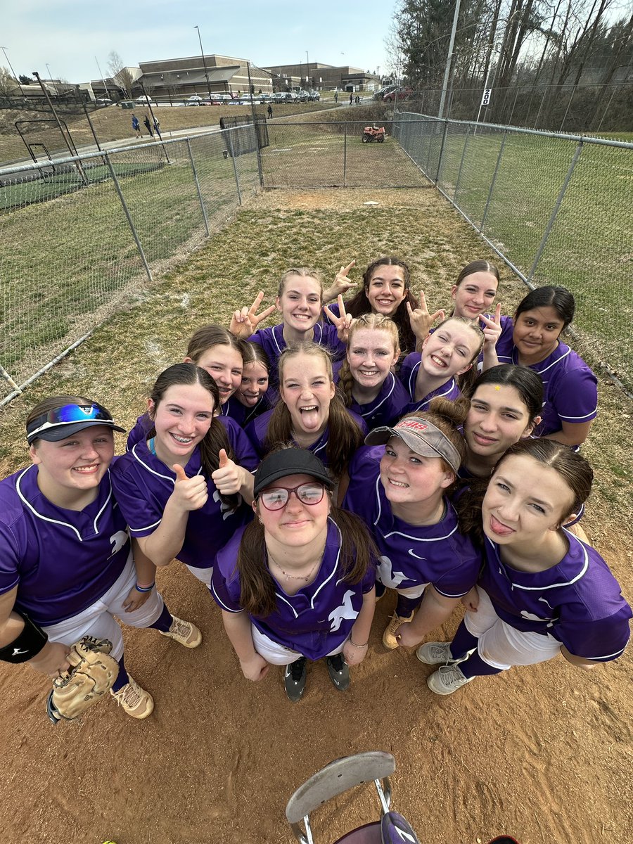 Last week my junior school ball season ended. I ended with a .412 average, a .508 on base percentage and 2 homeruns. Also had a .976 fielding average. Too 10 in the conference for batting average and on base percentage and too 5 for fielding average. Can’t wait for this summer!