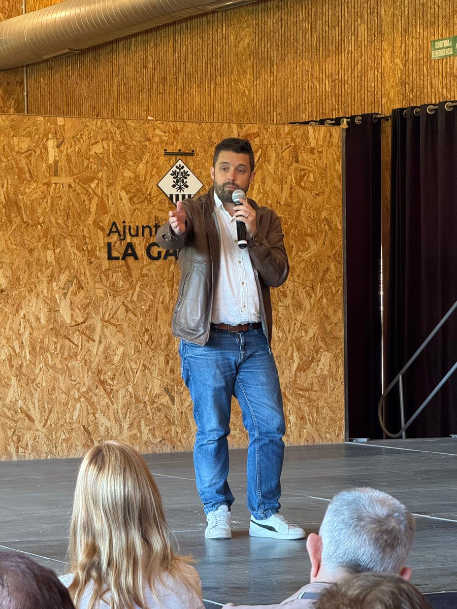 Alex Valiente (@_alexvaliente) on Twitter photo Amics i amigues de <a href="/PSCParets/">PSCParets</a> , <a href="/pscgranollers/">PSC Granollers</a> , <a href="/PSCLF/">PSC Les Franqueses</a> . Diputades i diputats del Parlament i alCongrès, la secretària general d’ #Igualtat de la Generalitat, el 1r secretari de la comarca i 160 garriguencs i garriguenques.
Avui hem fet un rendiment de comptes amb #laGarriga Amics i amigues de <a href="/PSCParets/">PSCParets</a> , <a href="/pscgranollers/">PSC Granollers</a> , <a href="/PSCLF/">PSC Les Franqueses</a> . Diputades i diputats del Parlament i alCongrès, la secretària general d’ #Igualtat de la Generalitat, el 1r secretari de la comarca i 160 garriguencs i garriguenques.
Avui hem fet un rendiment de comptes amb #laGarriga