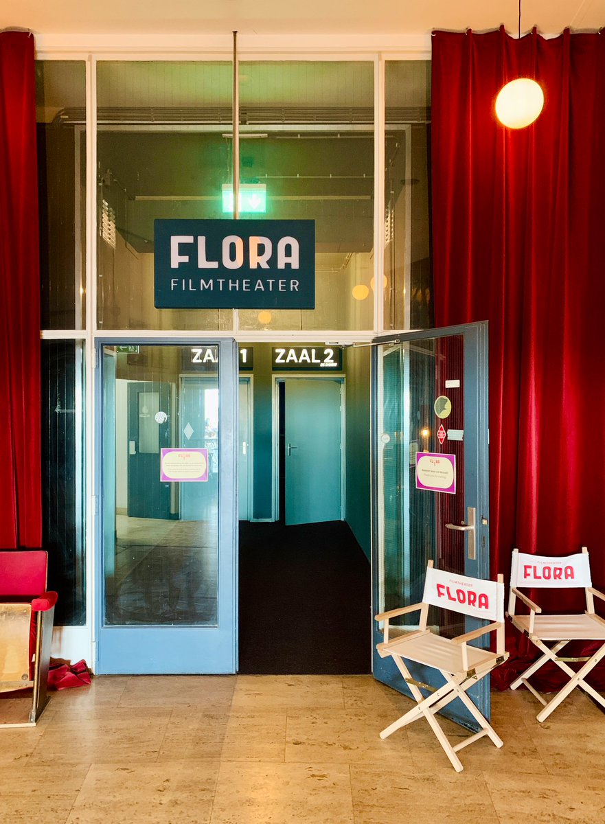 Een Moederdagdrankje met mijn pubers bij café Flora, tussen de eindexamenvoorbereidingen van de oudste door. En voor Ajax. 😅 
Vlak na opening was ik al bij deze nieuwe Haagse hotspot met prachtig uitzicht en nu dus weer even. Het filmgedeelte is inmiddels ook al een tijdje open.