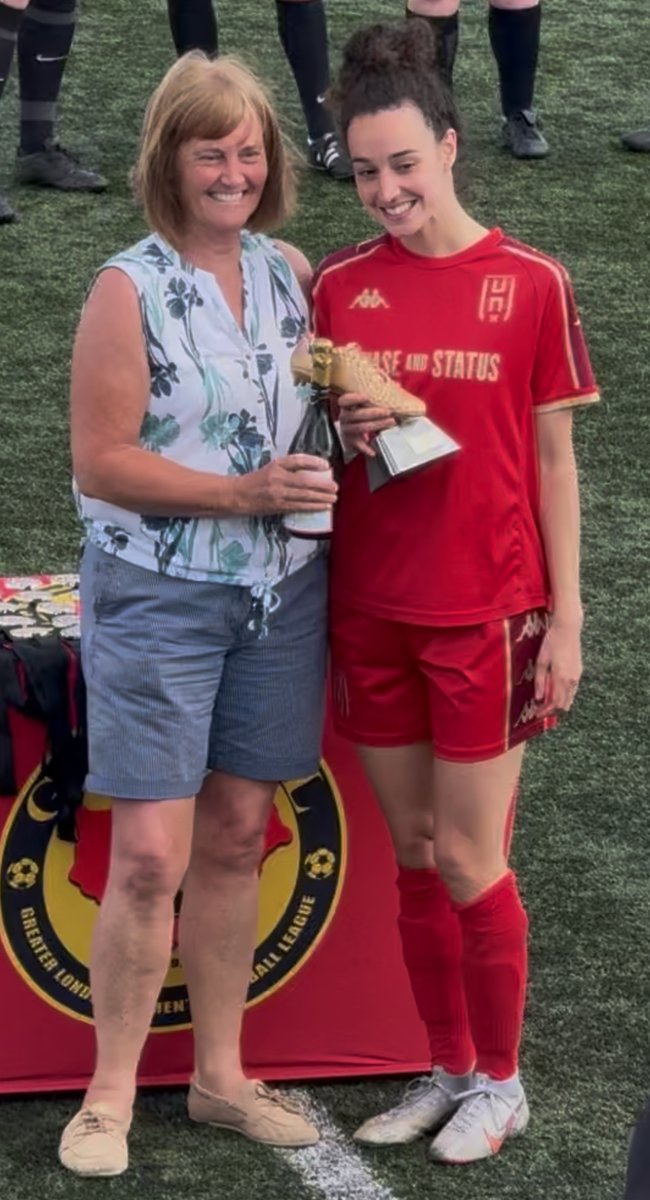 Our #GLWFL John Greenacre Memorial Trophy Player of the Match is <a href="/hammersmith_fc/">Hammersmith Football Club</a> No. 14 Mia Walters 🤩