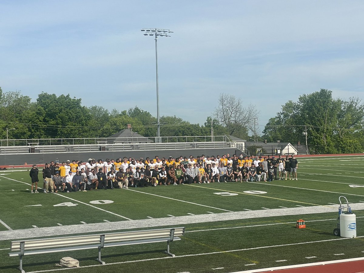 Clay Pendygraft (@clayp22765) on Twitter photo Had a great visit yesterday <a href="/CentreFootball/">Centre College Football</a>. Thank you <a href="/CoachAndyFrye/">Andy Frye</a> and
<a href="/RickFoxFB/">Rick Fox</a> for having me out!!
<a href="/coach_Rogers08/">Levi Rogers</a>
<a href="/LC_Patriots/">Lincoln Co. Football</a>
<a href="/LCKYAthletics/">Lincoln Athletics</a> Had a great visit yesterday <a href="/CentreFootball/">Centre College Football</a>. Thank you <a href="/CoachAndyFrye/">Andy Frye</a> and
<a href="/RickFoxFB/">Rick Fox</a> for having me out!!
<a href="/coach_Rogers08/">Levi Rogers</a>
<a href="/LC_Patriots/">Lincoln Co. Football</a>
<a href="/LCKYAthletics/">Lincoln Athletics</a>