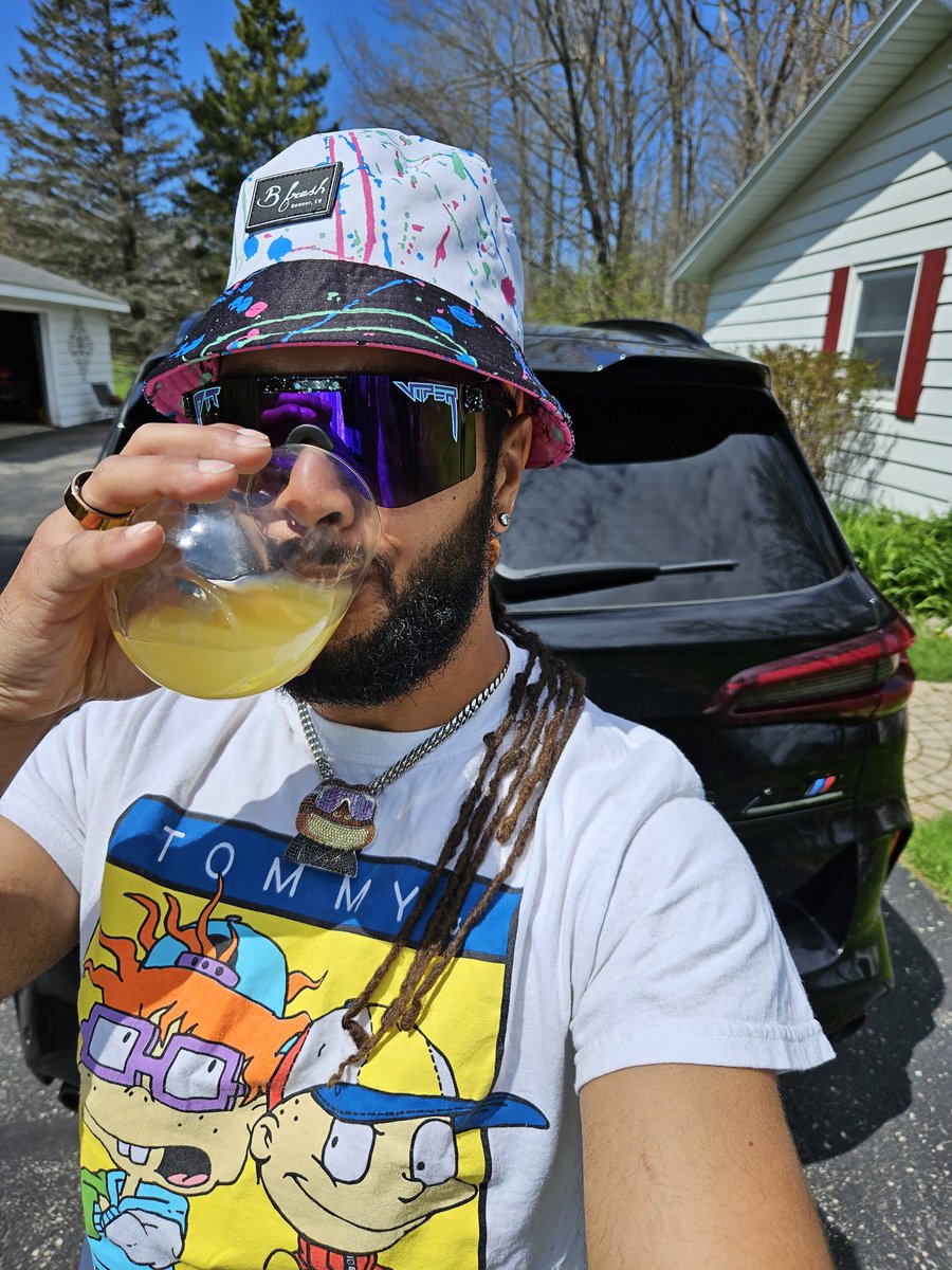 James (Posted) 🛸 tweet media