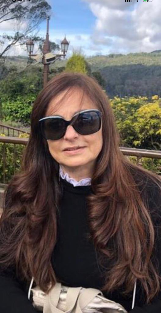 A ti y a todas las mamás del mundo feliz día, en especial a mi mamá joussette, que desde el cielo me guía y me da la fuerza para seguir.  Hoy y siempre GRACIAS! TE AMO❤️