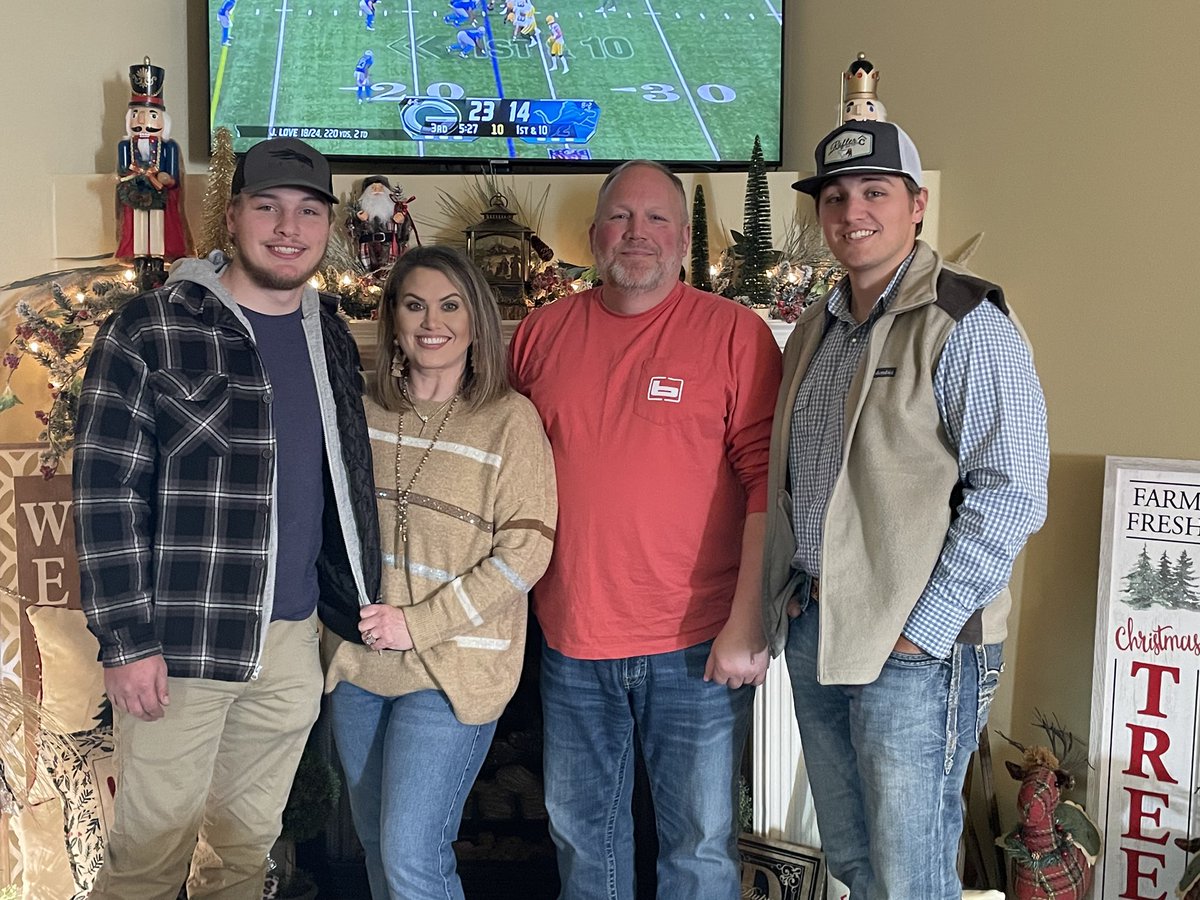 dupuyc3's tweet image. Happy Mother’s Day to the mom that makes us who we are the most!! Love you LBD and I hope that you have a wonderful Mother’s Day 2025!!!
