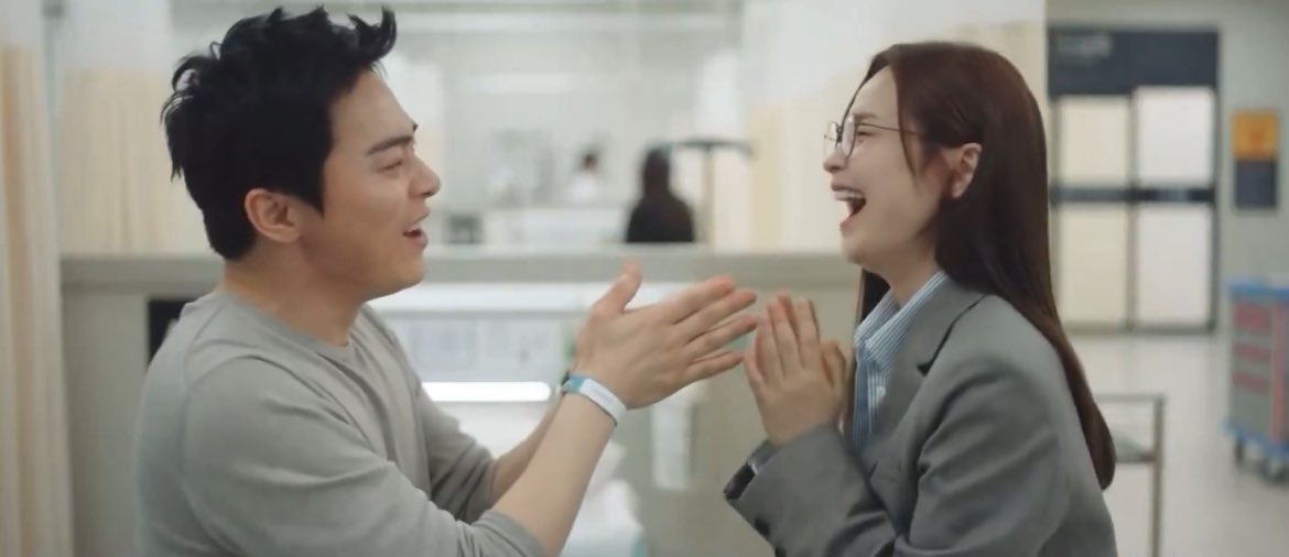 kimgeewons's tweet photo. the permanent iksong dynamic being 90% songhwa just ijboling at everything ikjun says or does 😭😭 oh my parents happiness looks good on you 

#ResidentPlaybookEp10 https://t.co/HR7n2Ic8mX