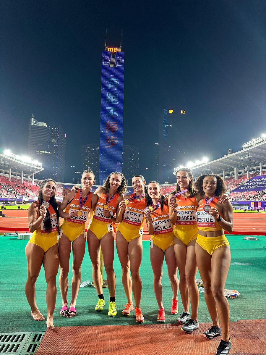 GRACIAS a cada uno de los TÉCNICOS que han creado este momento para la historia del deporte español.
Por los técnicos! 🥂
<a href="/atletismoRFEA/">atletismoRFEA</a> <a href="/deportegob/">CSD</a>