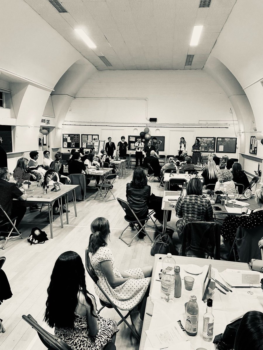 EpsomLightOpera's tweet image. A huge THANK YOU to everyone who joined us for our Murder Mystery event last night 🕵️‍♂️🕵️‍♀️🔎

We had an absolutely killer time, and we hope you did too!

An especially big shoutout to @mysteryinkevents for bringing the drama, the intrigue, and the laughs – you were incredible 🙌