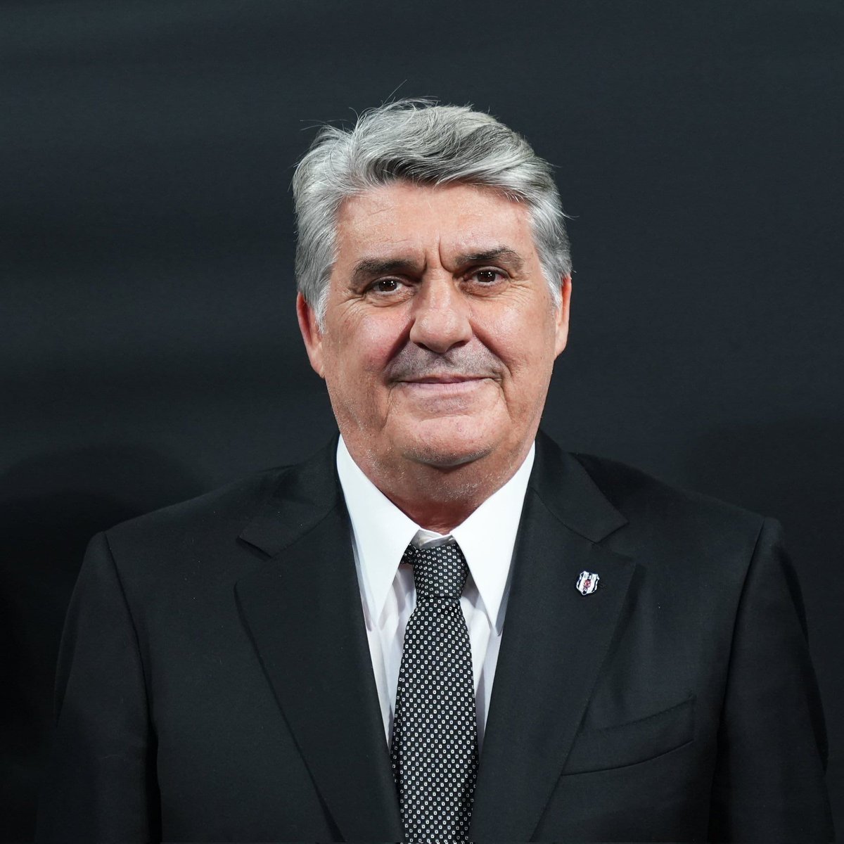 Beşiktaş’ımıza önümüzdeki 3 yıl için yeniden başkan seçilen Sayın Serdal Adalı’yı tebrik eder, başarılar dileriz.