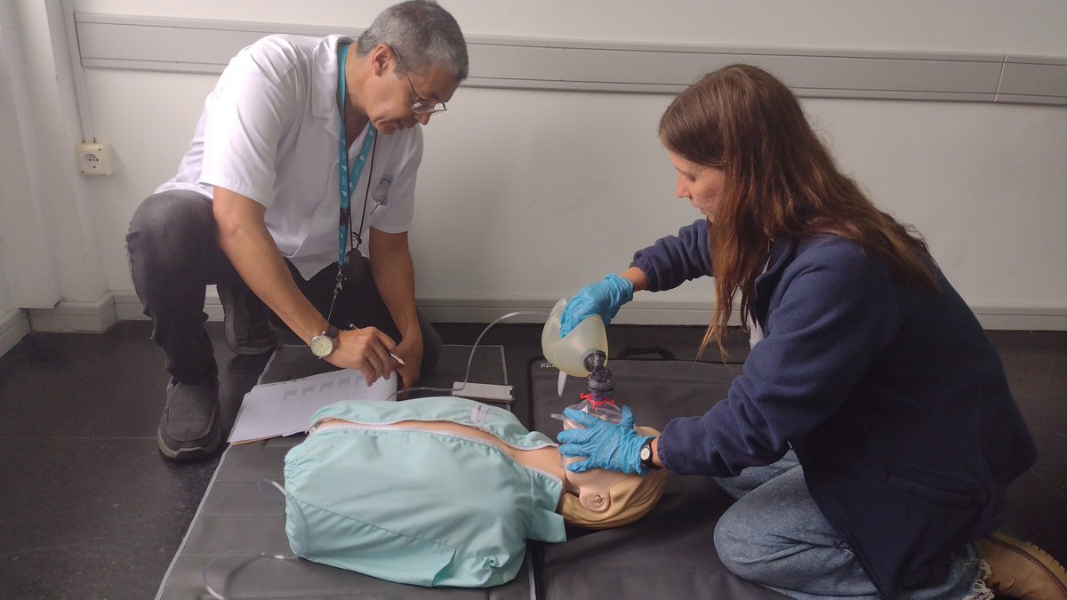Federico Machado (@fedemachadog) on Twitter photo Seguimos formando nuestros medicos <a href="/LaAsistencial/">Asistencial Médica</a> y construyendo CALIDAD ASISTENCIAL
Via aerea utilizando Simulación clinica
Con tremendo equipo!!!
Aprendiendo, afianzando, fortaleciendo competencias y habilidades para la mejor toma de desiciones <a href="/MSPUruguay/">Ministerio de Salud Pública – Uruguay</a> <a href="/colegiomedicouy/">Colegio Médico del Uruguay</a> Seguimos formando nuestros medicos <a href="/LaAsistencial/">Asistencial Médica</a> y construyendo CALIDAD ASISTENCIAL
Via aerea utilizando Simulación clinica
Con tremendo equipo!!!
Aprendiendo, afianzando, fortaleciendo competencias y habilidades para la mejor toma de desiciones <a href="/MSPUruguay/">Ministerio de Salud Pública – Uruguay</a> <a href="/colegiomedicouy/">Colegio Médico del Uruguay</a>