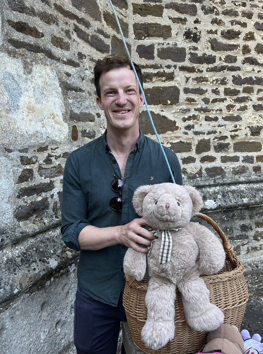 Listen And Look Book tweet media