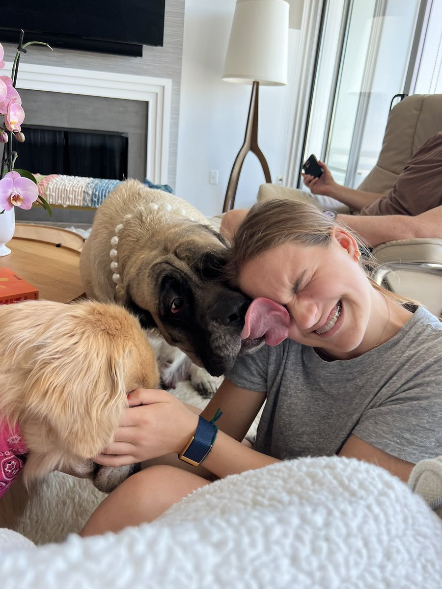 Just going to give you a lil peck. 😘