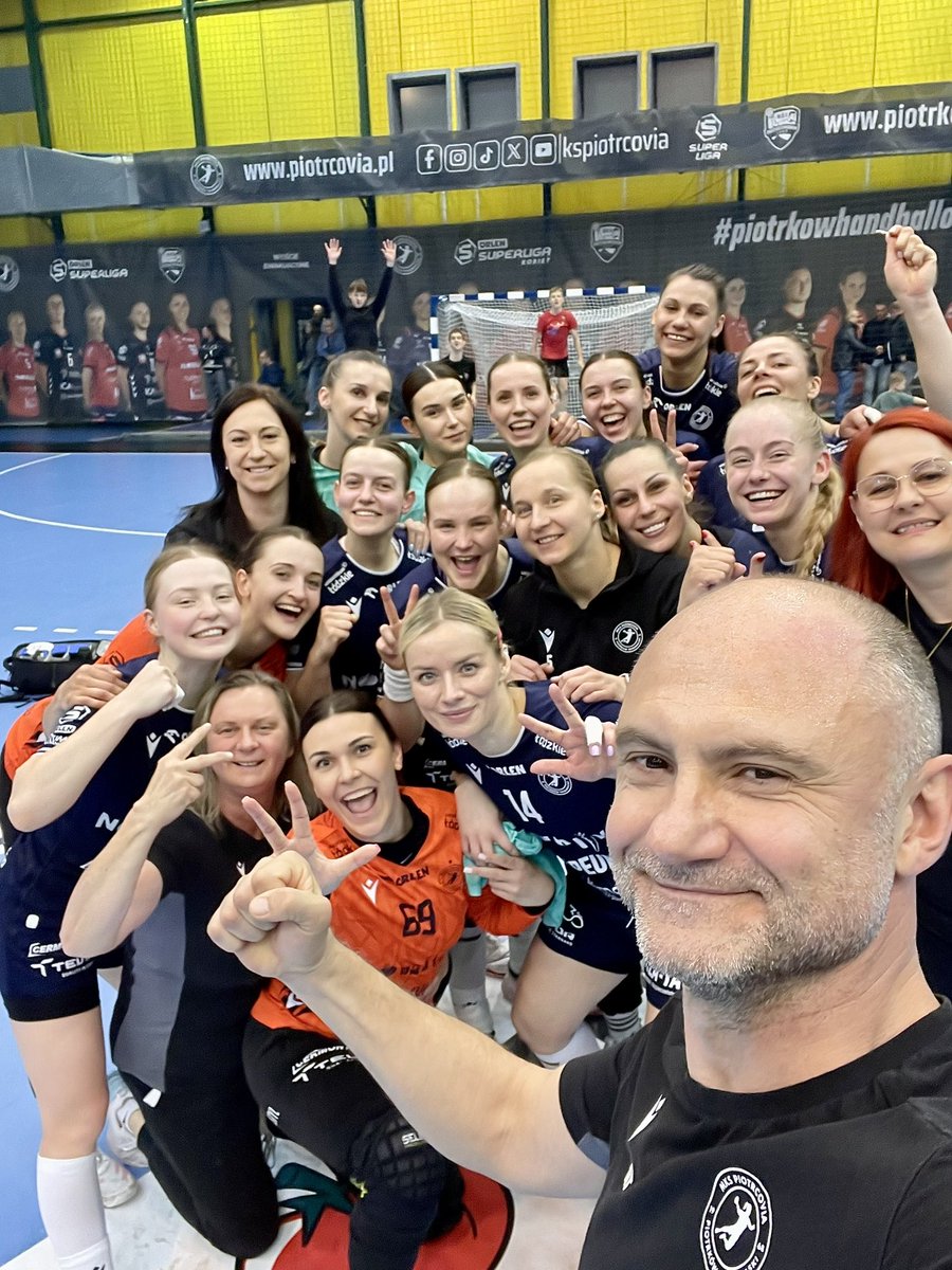 MKS Piotrcovia (@kspiotrcovia) on Twitter photo Zwycięski selfiak 🤳 musi być 😉
<a href="/SLkobiet/">ORLEN Superliga Kobiet</a> <a href="/polsatsport/">Polsat Sport</a> <a href="/SportINTERIA/">Interia Sport</a> <a href="/przeglad/">Przegląd Sportowy</a> Zwycięski selfiak 🤳 musi być 😉
<a href="/SLkobiet/">ORLEN Superliga Kobiet</a> <a href="/polsatsport/">Polsat Sport</a> <a href="/SportINTERIA/">Interia Sport</a> <a href="/przeglad/">Przegląd Sportowy</a>